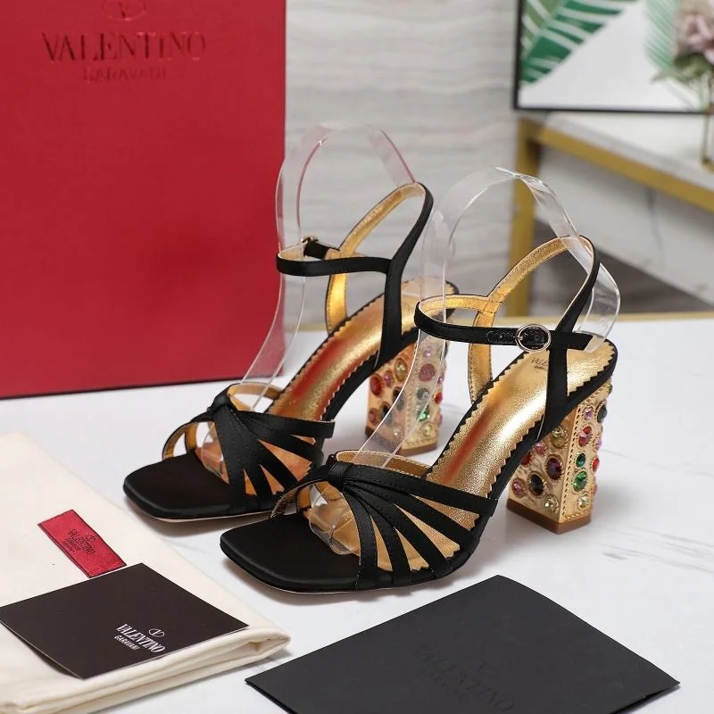 Valentino Sandals Supportive 37057