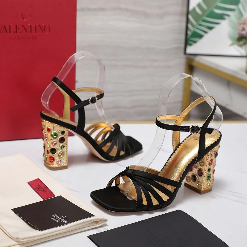 Valentino Sandals Supportive 37057
