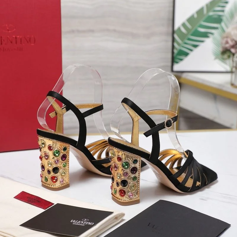 Valentino Sandals Supportive 37057