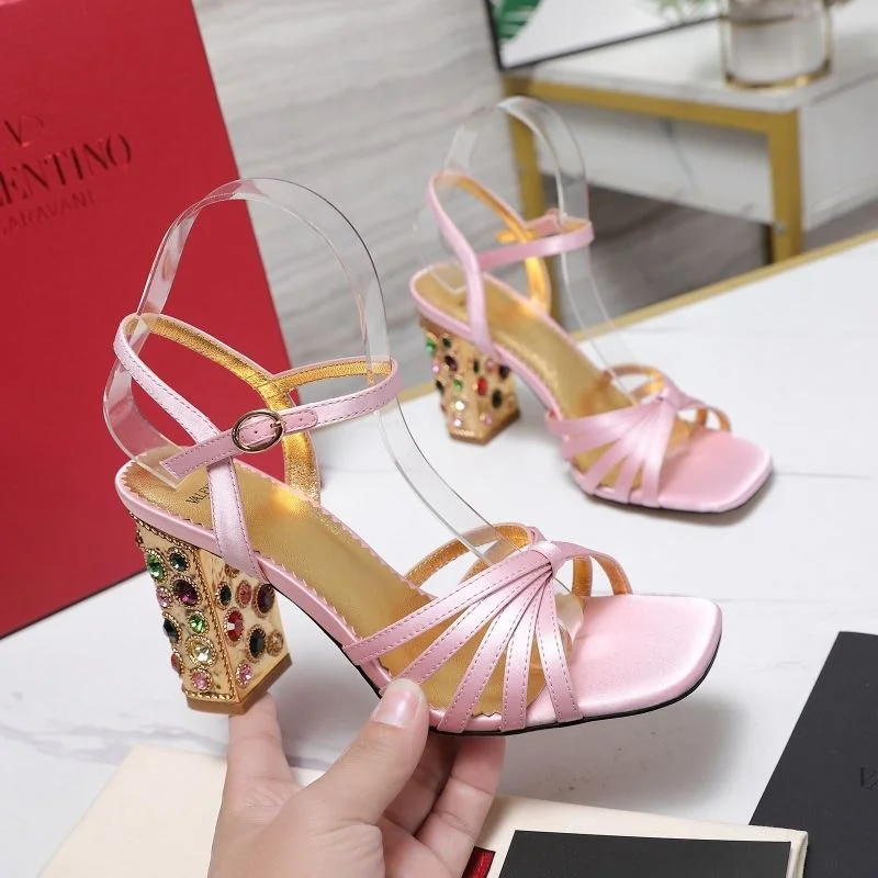 Unique Valentino Sandals 37041