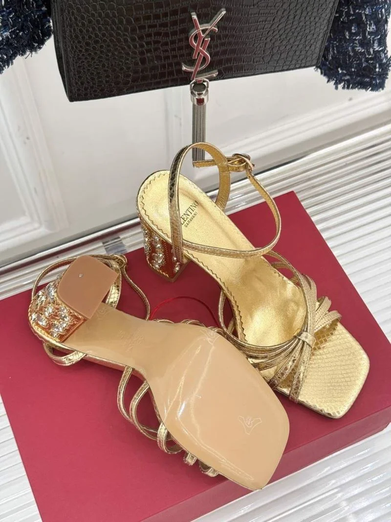 Valentino Sandals Neat 37043