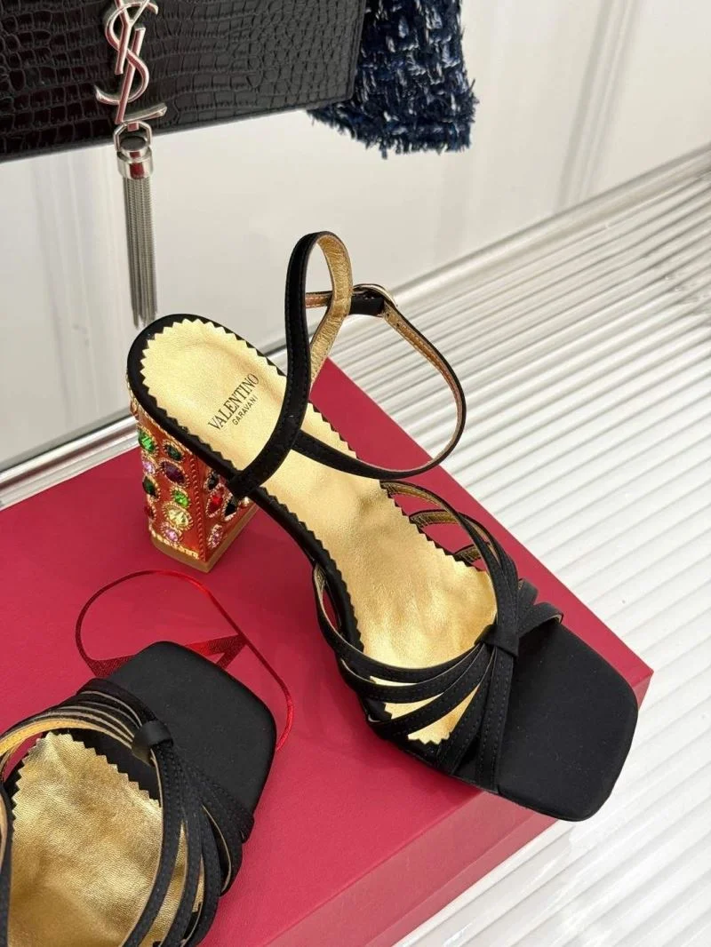 Valentino Sandals UrbanStyle 37033