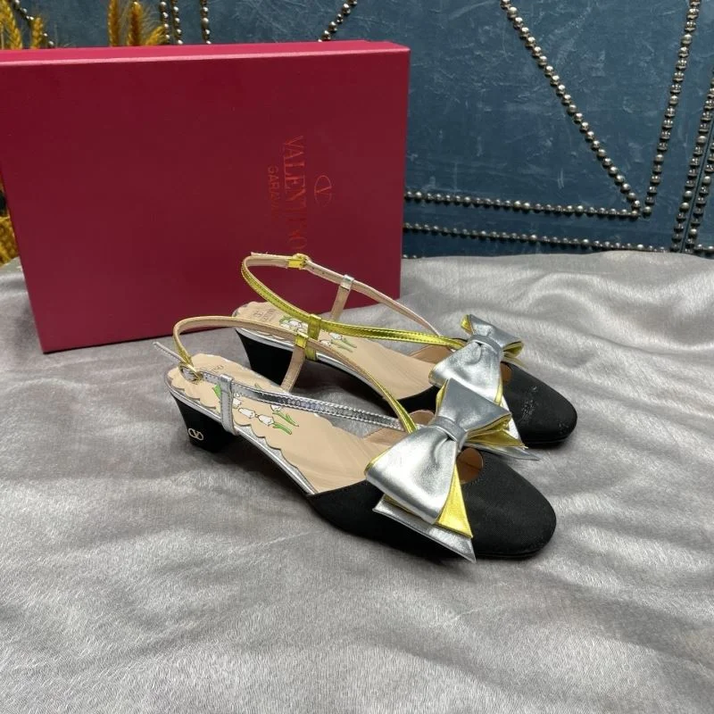 Fashionable Valentino Sandals 37035