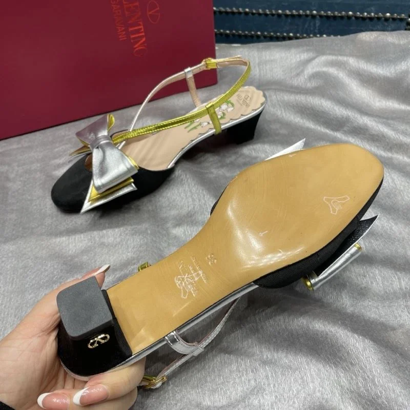Fashionable Valentino Sandals 37035