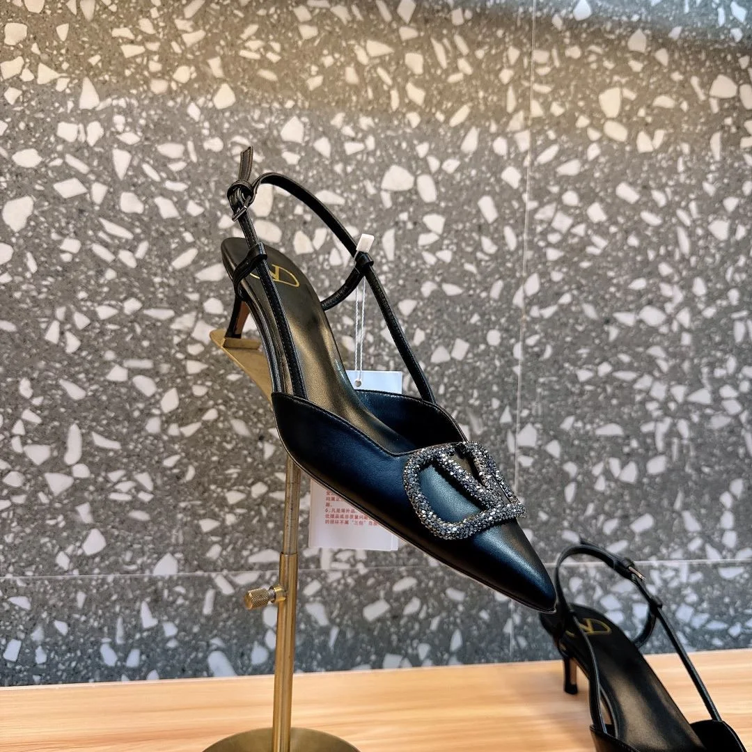 Valentino Sandals Popular 36100
