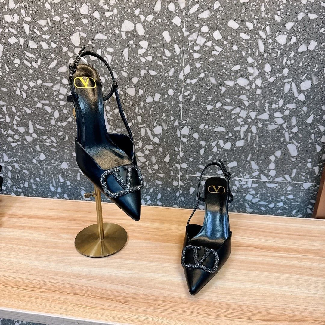 Valentino Sandals Premium 36097