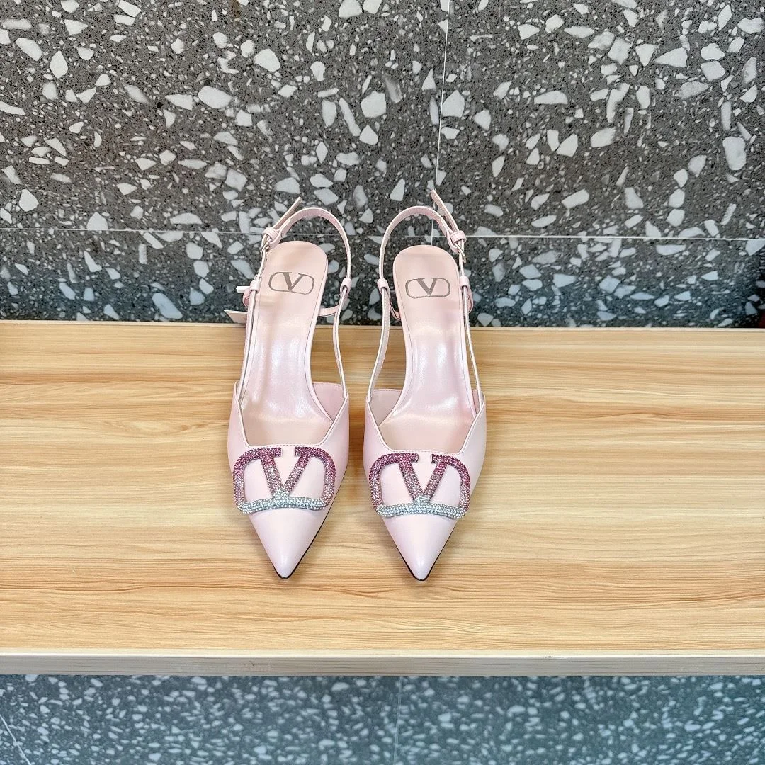 Practical Valentino Sandals 36091