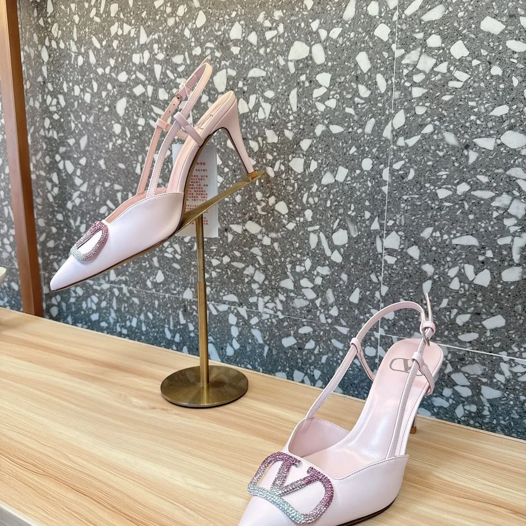 Practical Valentino Sandals 36091