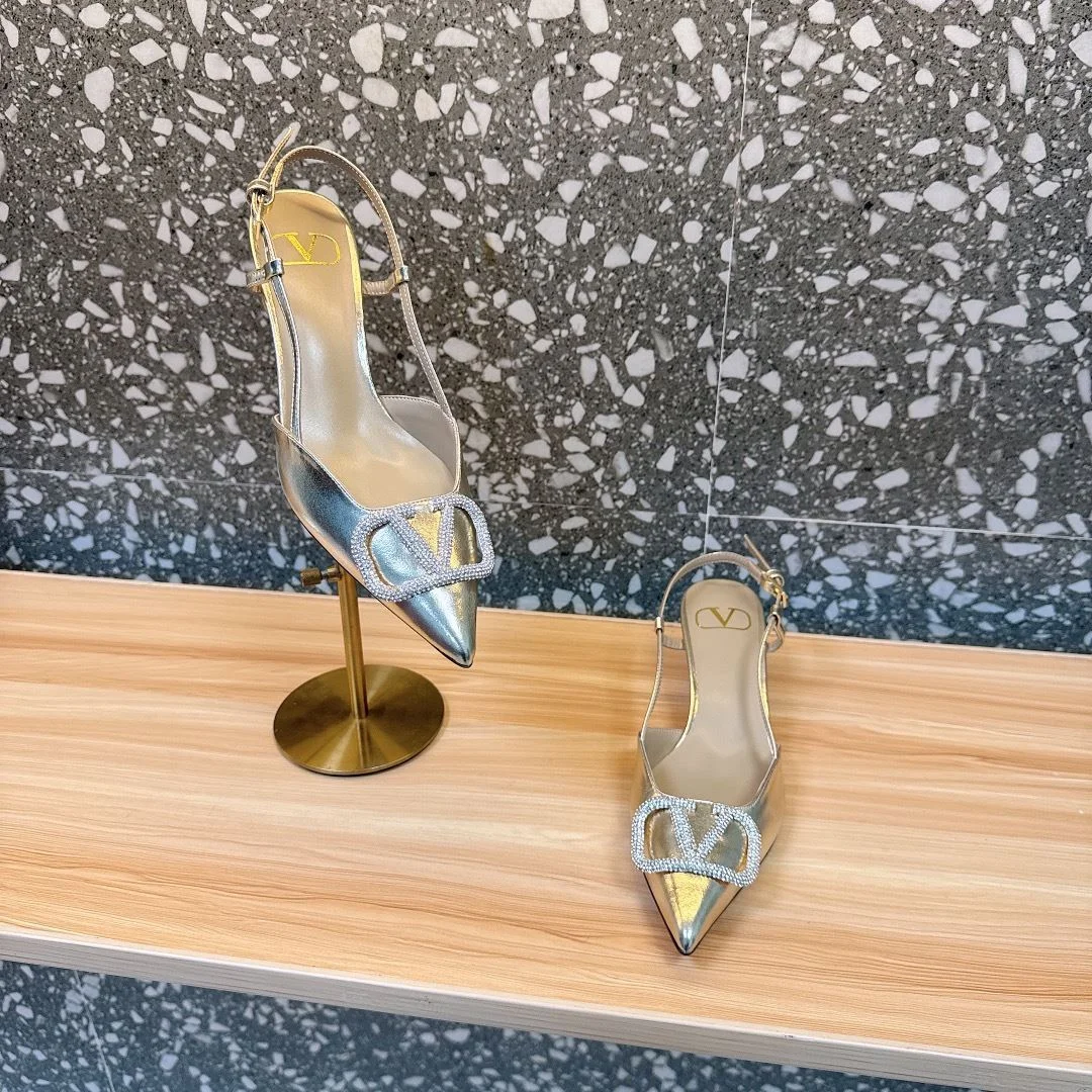 WaterResistant Valentino Sandals 36071