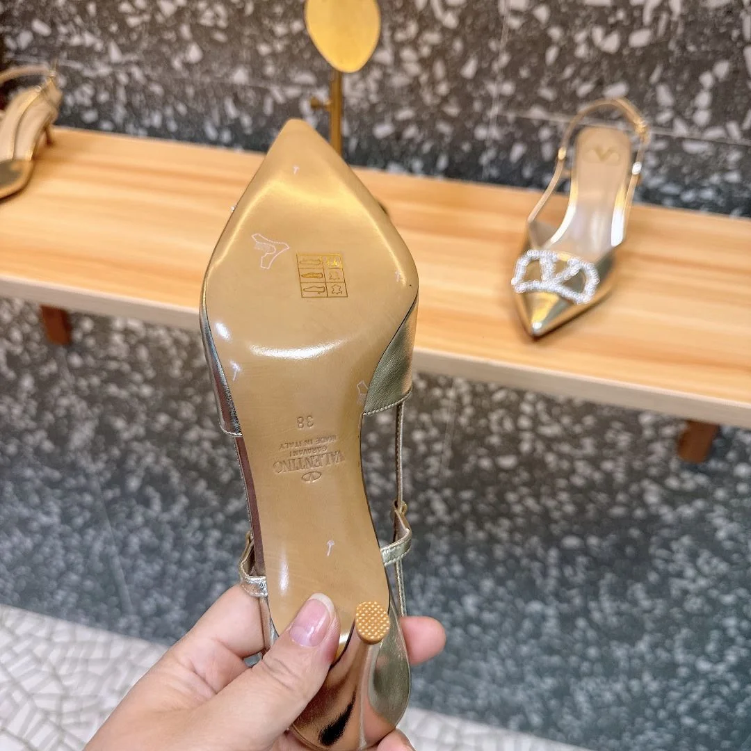 SmoothTexture Valentino Sandals 36085