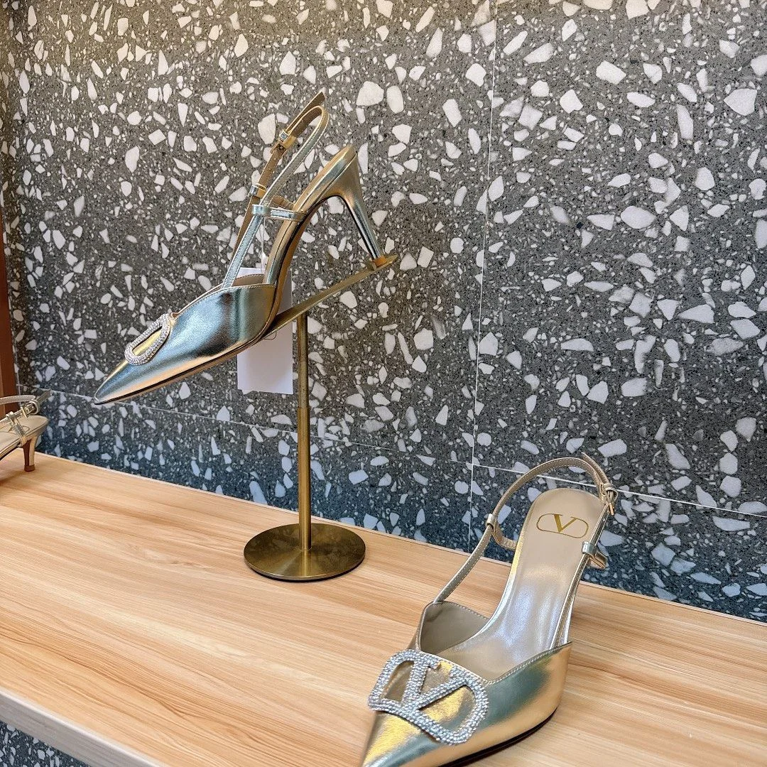 SmoothTexture Valentino Sandals 36085