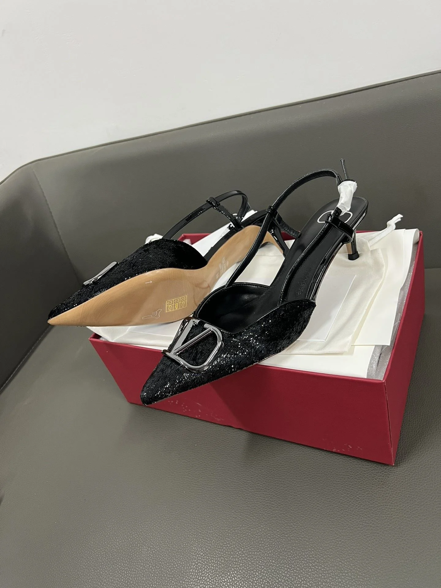 Valentino Sandals Refined 36062