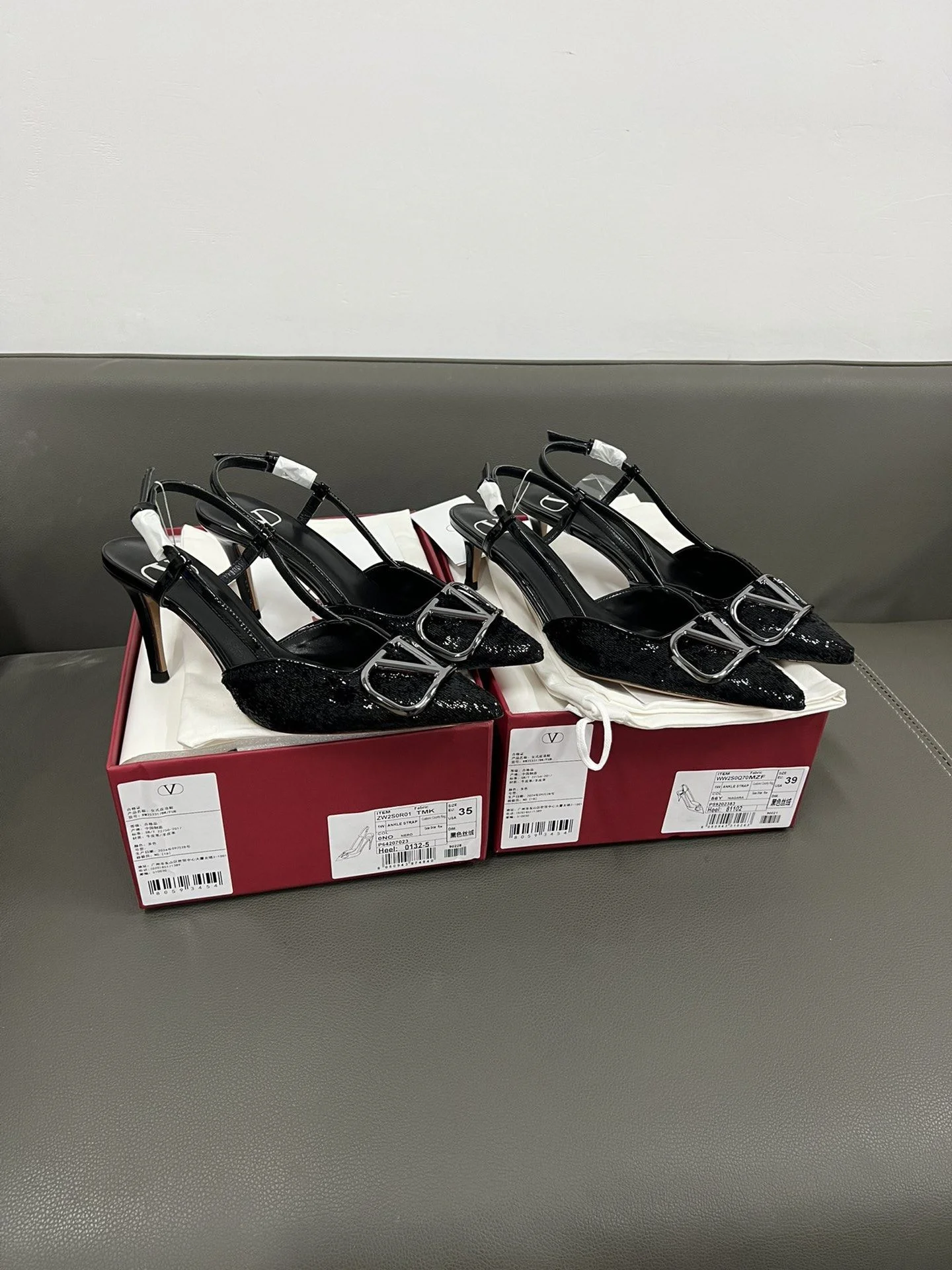 TechFriendly Valentino Sandals 36080