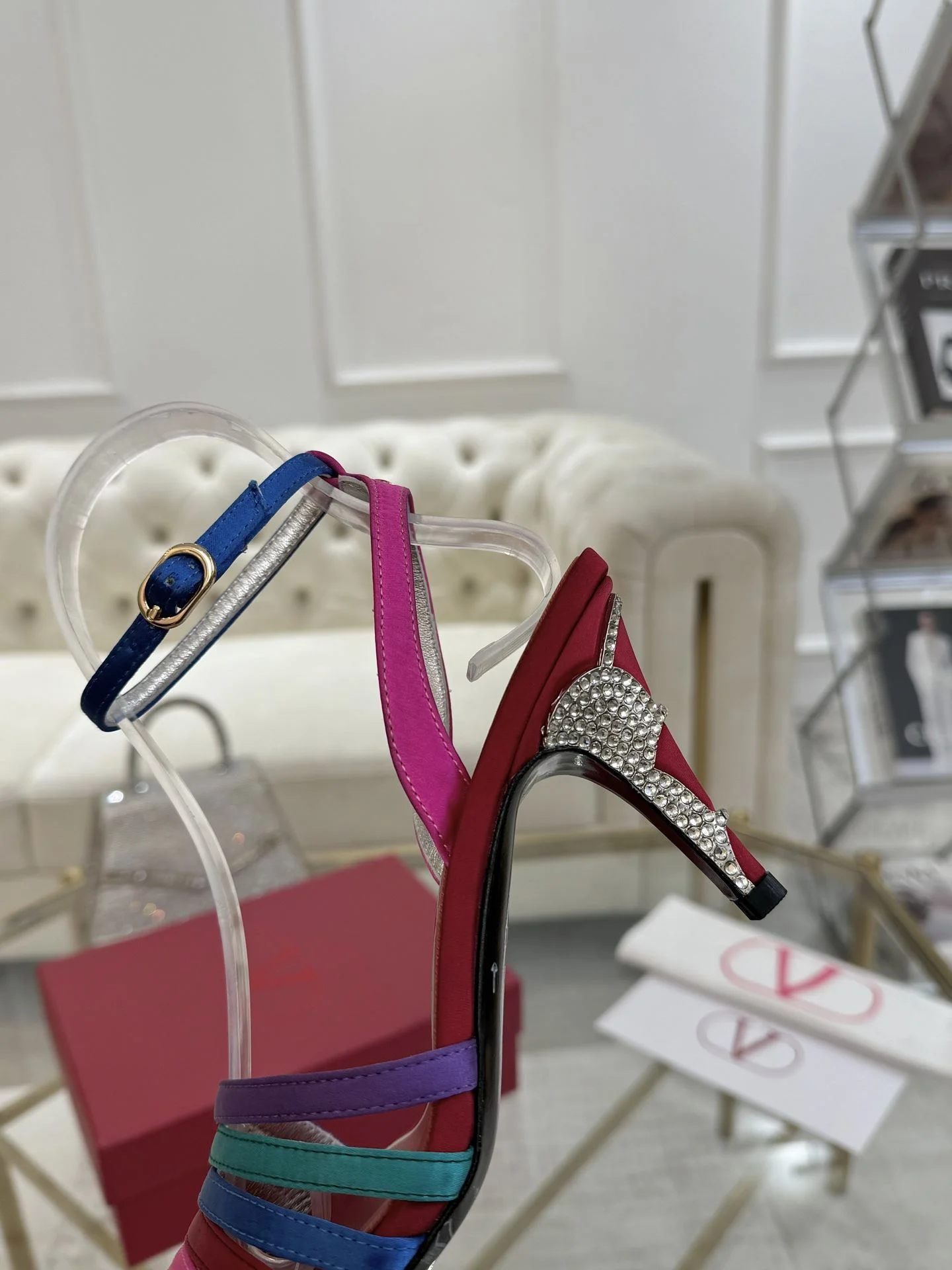 Flexible Valentino Sandals 36074