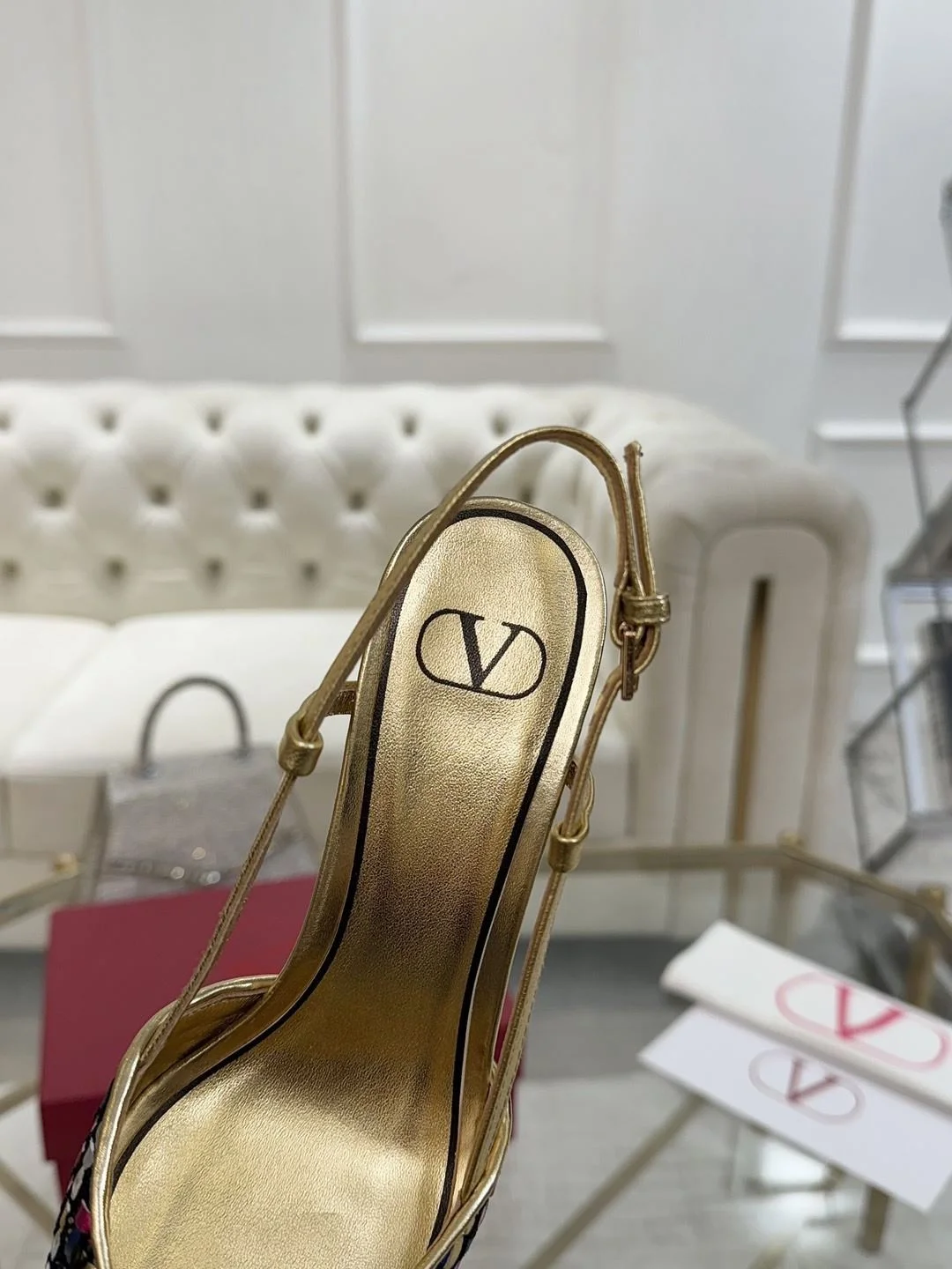 Packable Valentino Sandals 36077