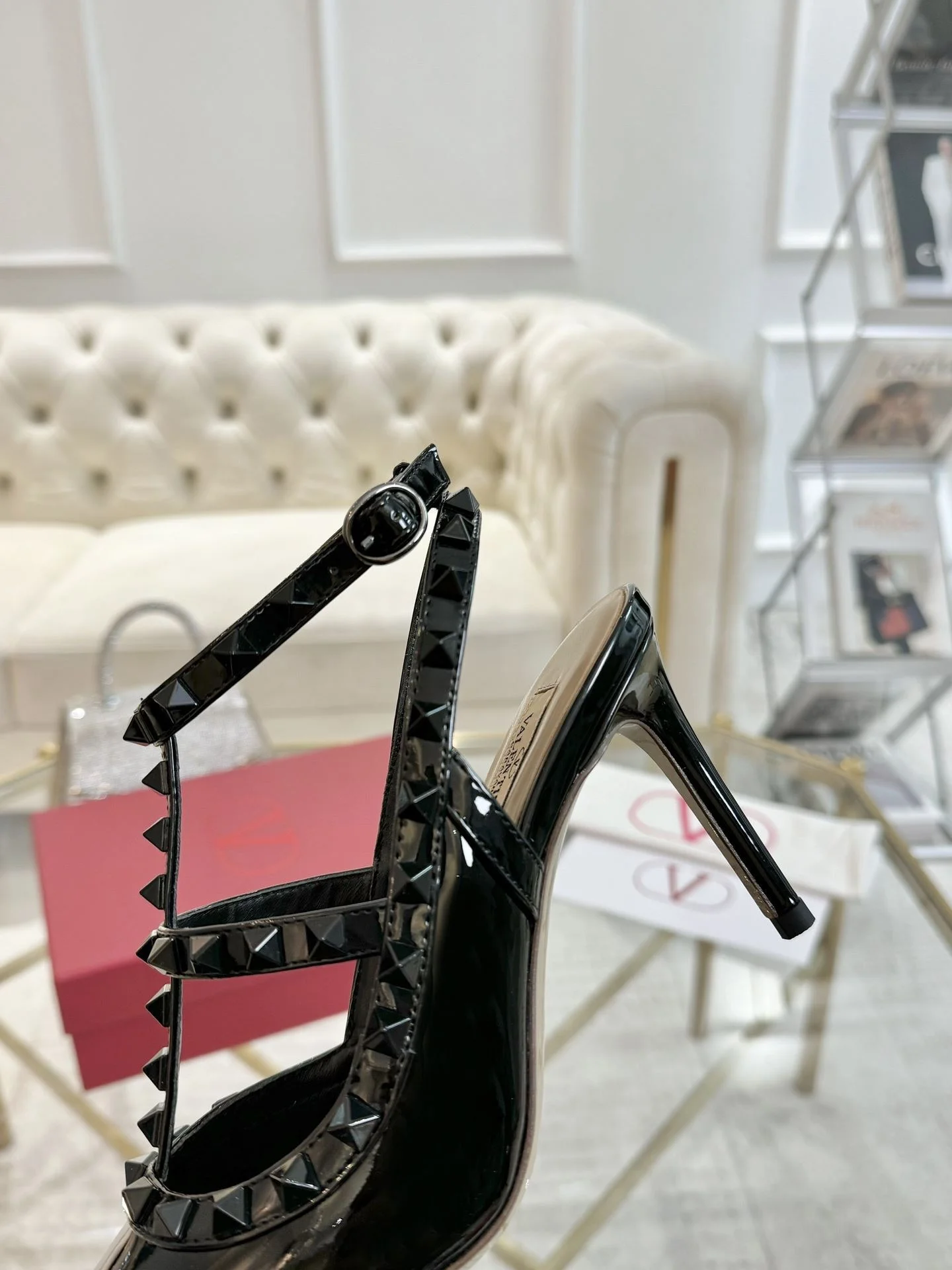 Flexible Valentino Sandals 36081