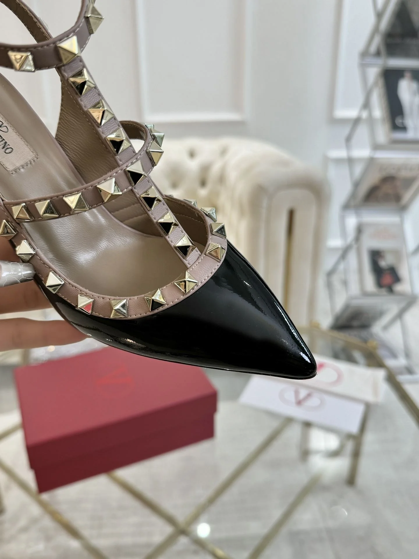 Valentino Sandals Classic 36082