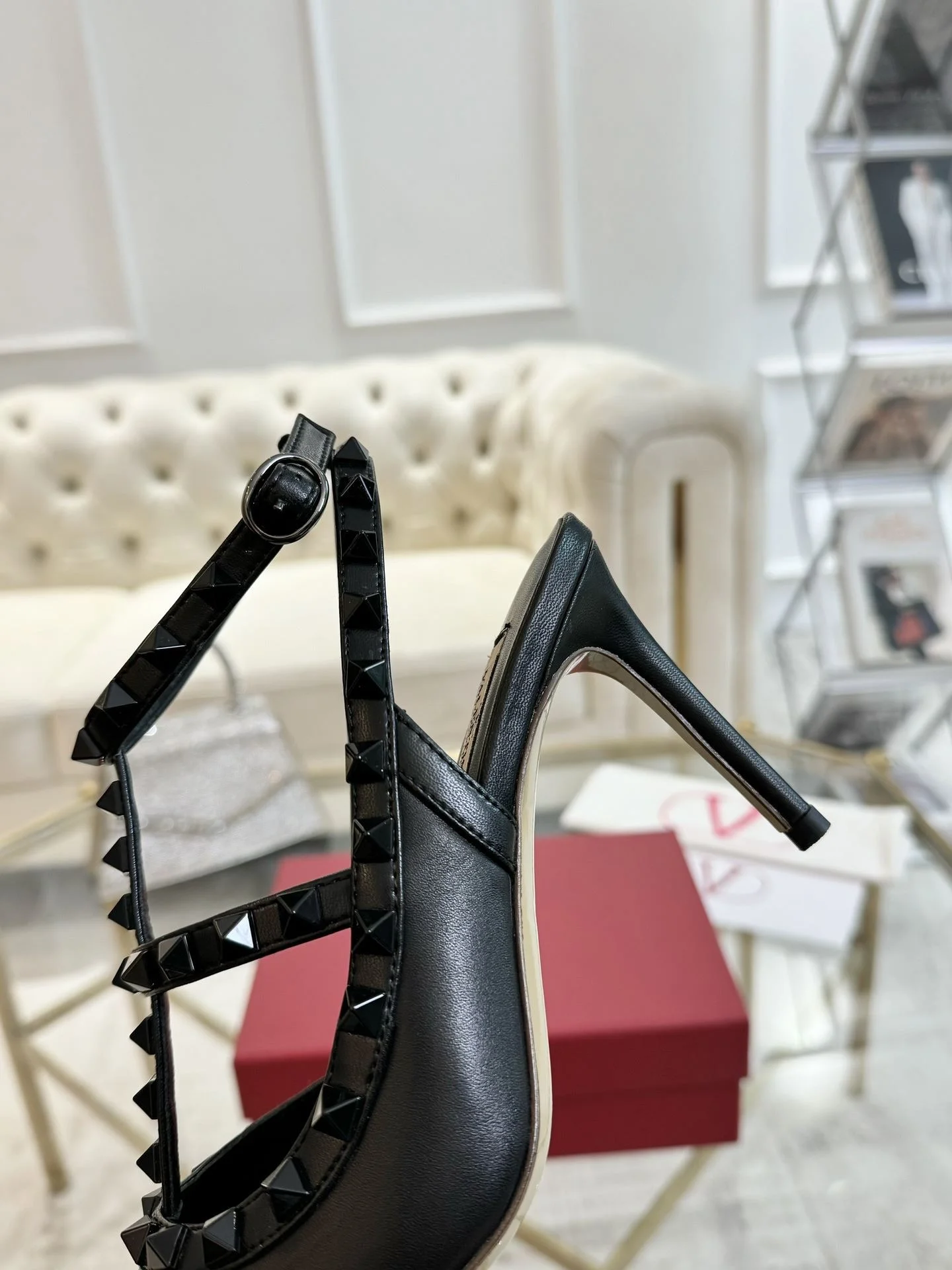 Sophisticated Valentino Sandals 36072