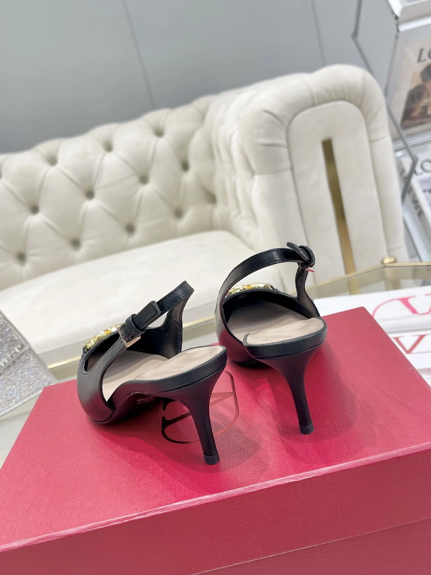 Comfortable Valentino Sandals 36060