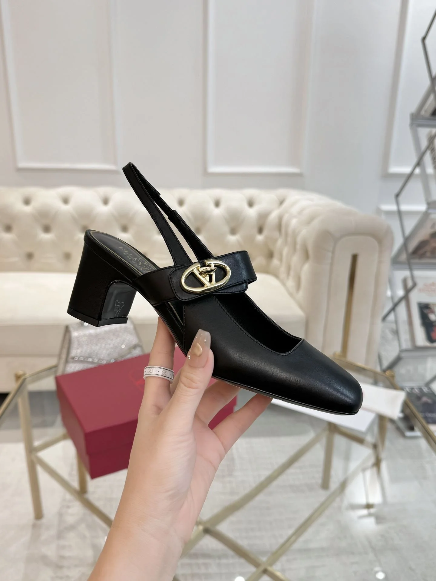 Supportive Valentino Sandals 36057