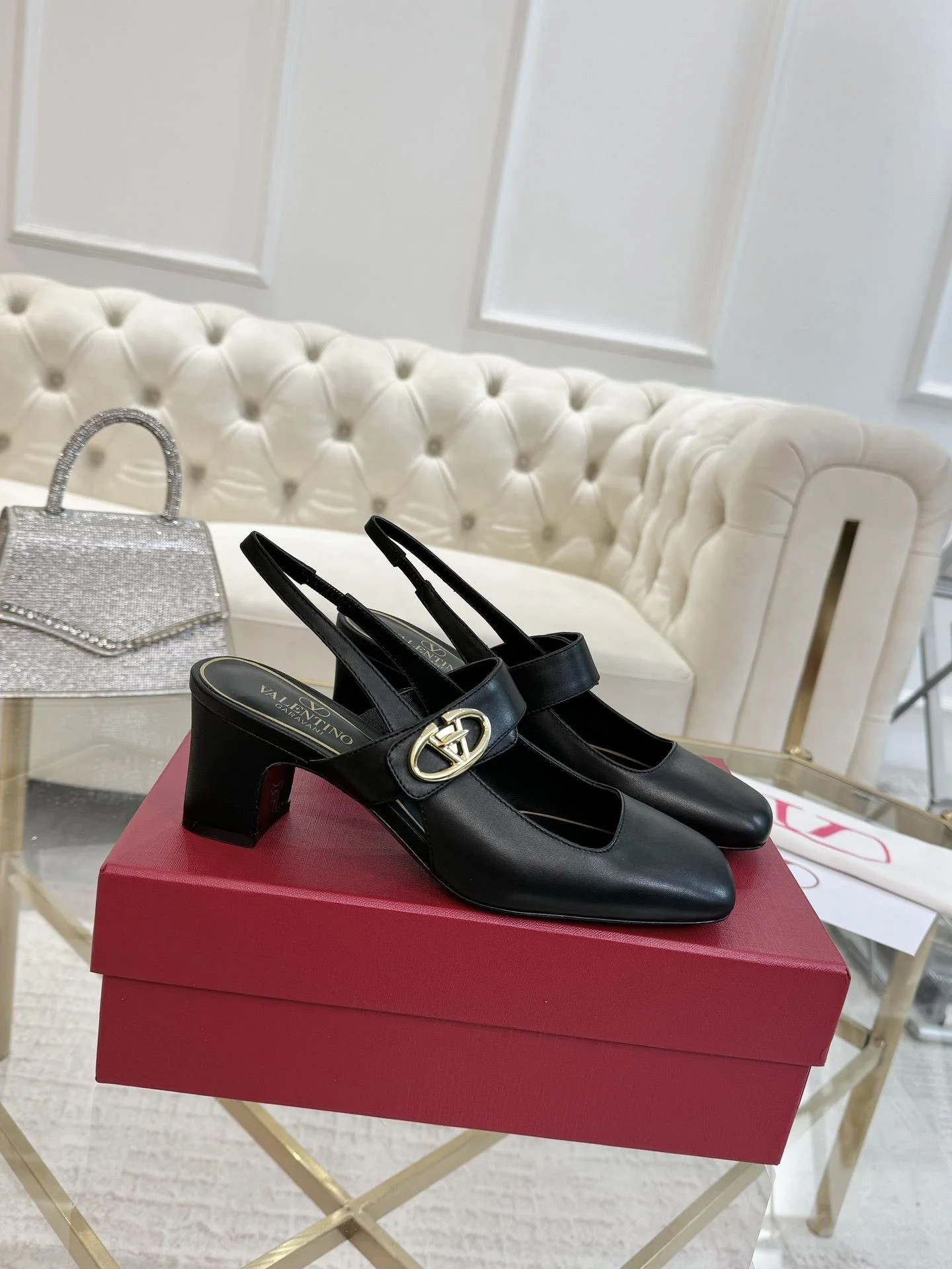 Supportive Valentino Sandals 36057
