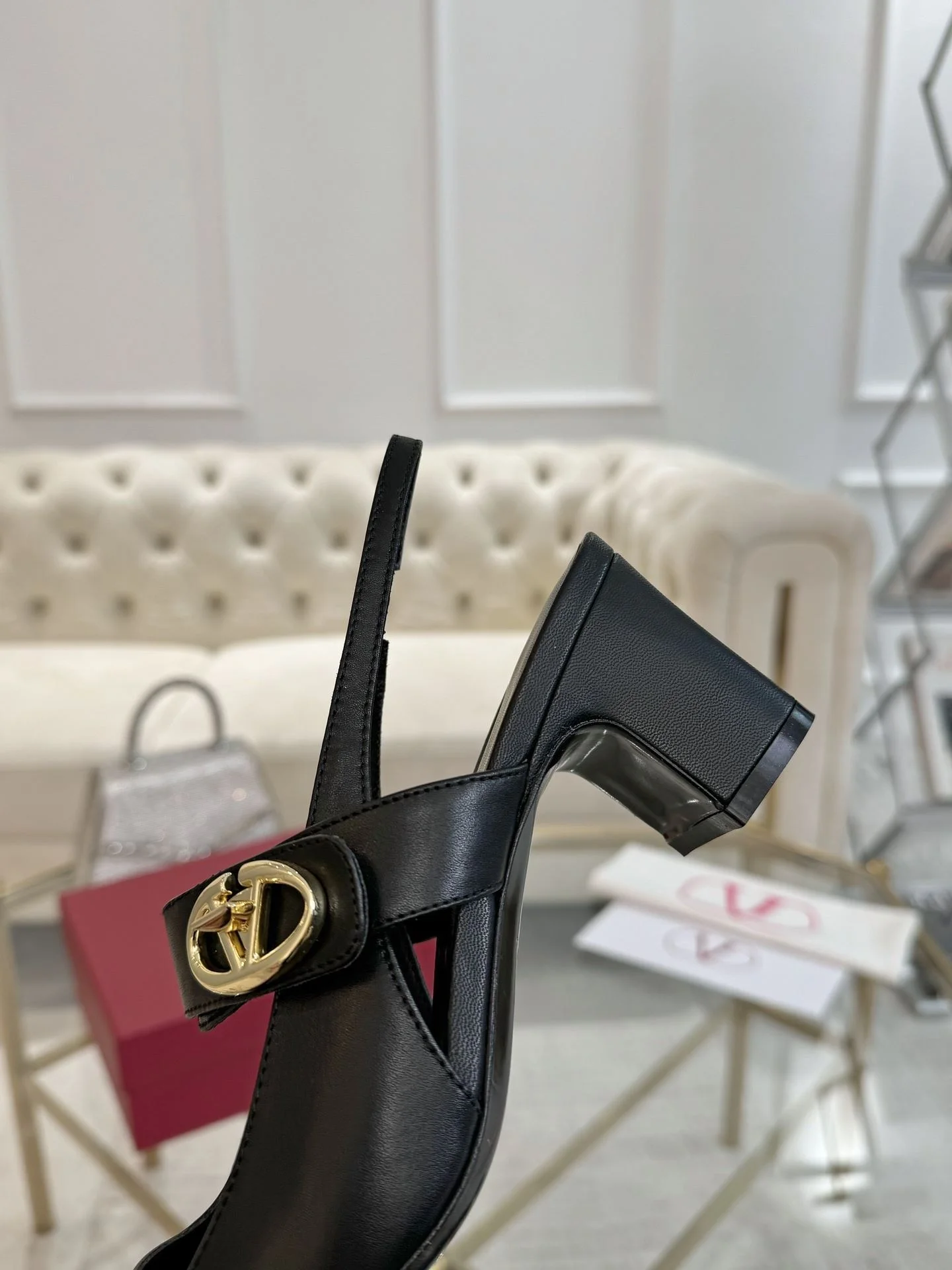 Supportive Valentino Sandals 36057