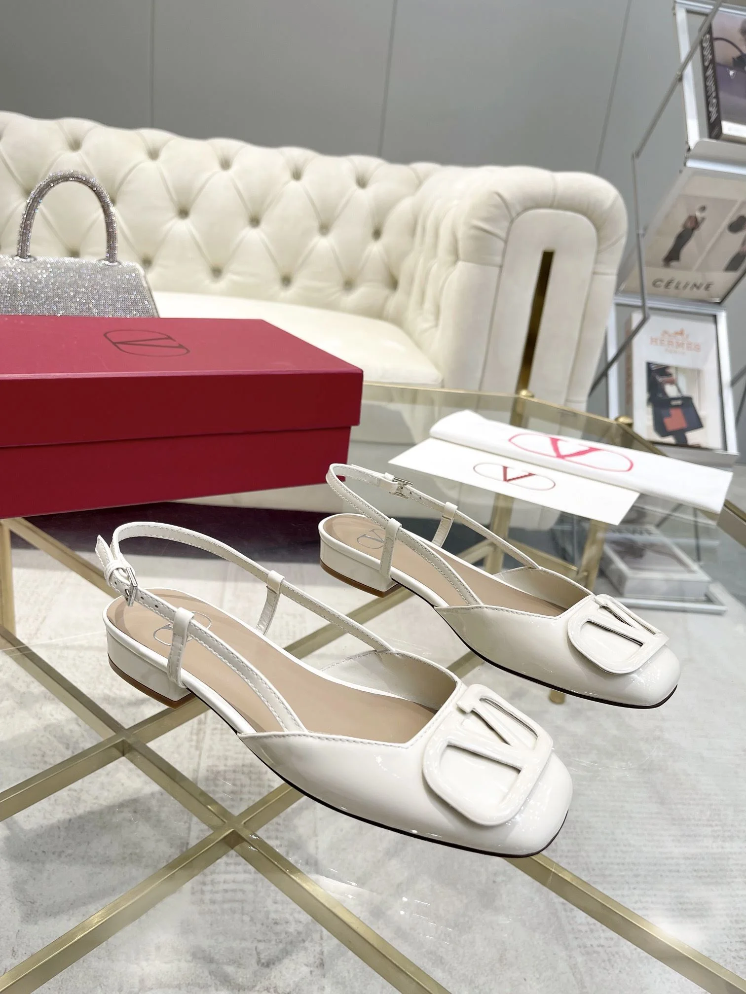 Trendsetting Valentino Sandals 36047