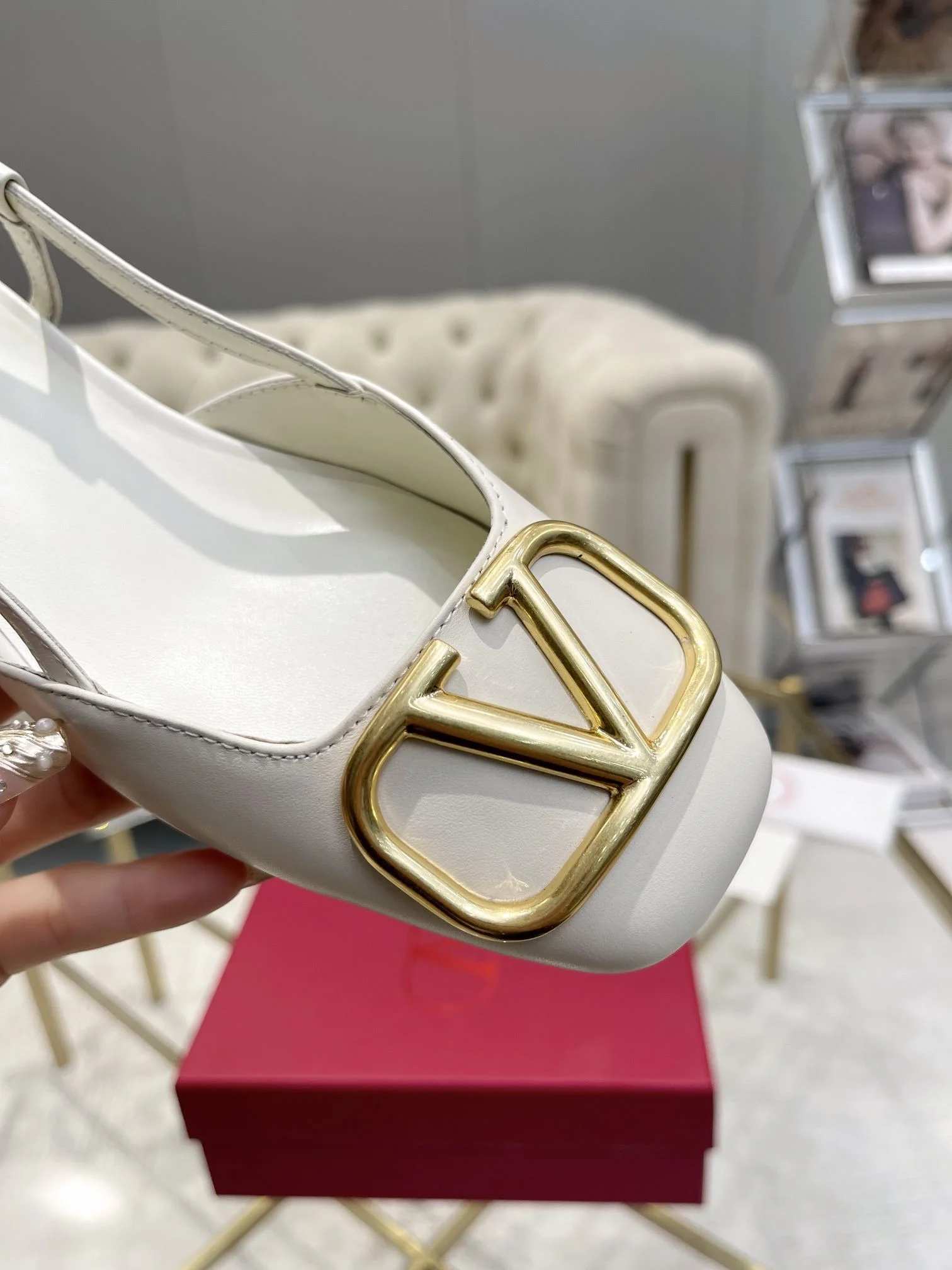 Efficient Valentino Sandals 36040