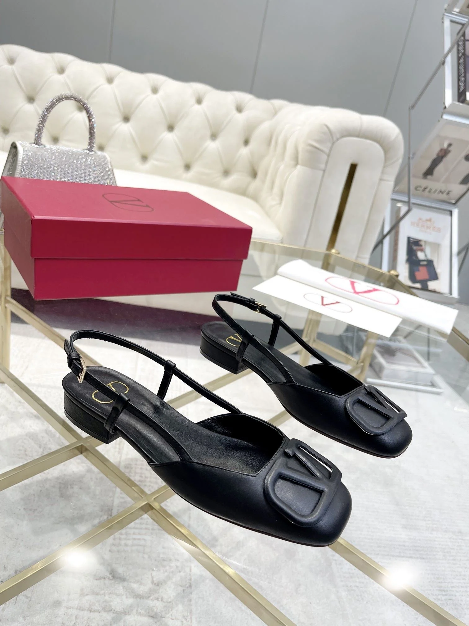 Casual Valentino Sandals 36029