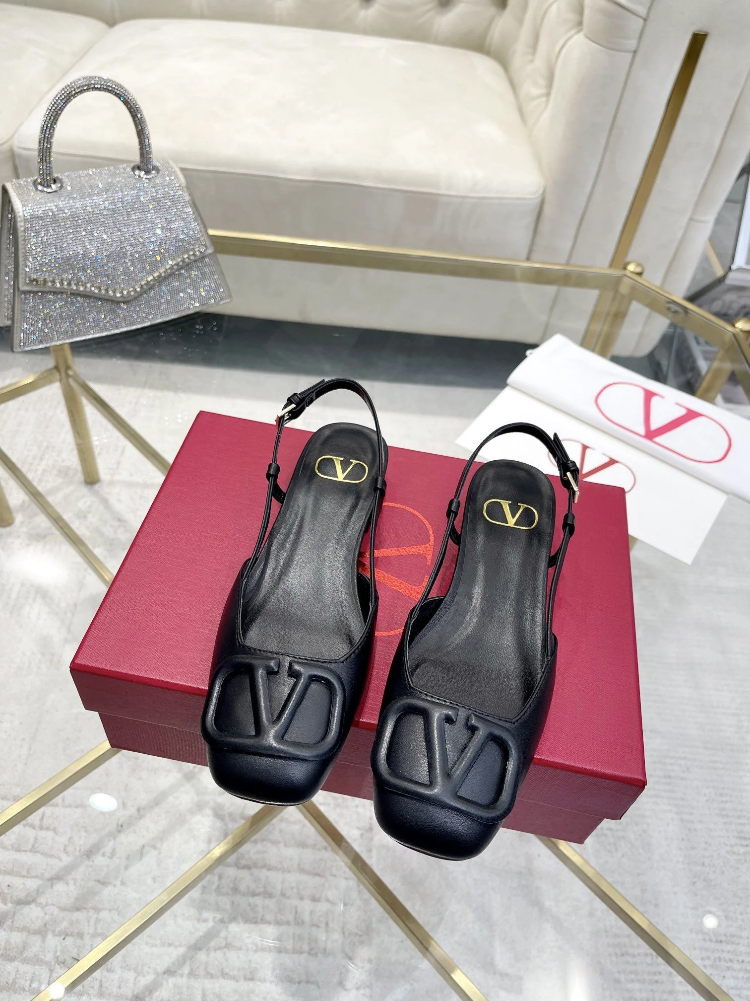 Casual Valentino Sandals 36029