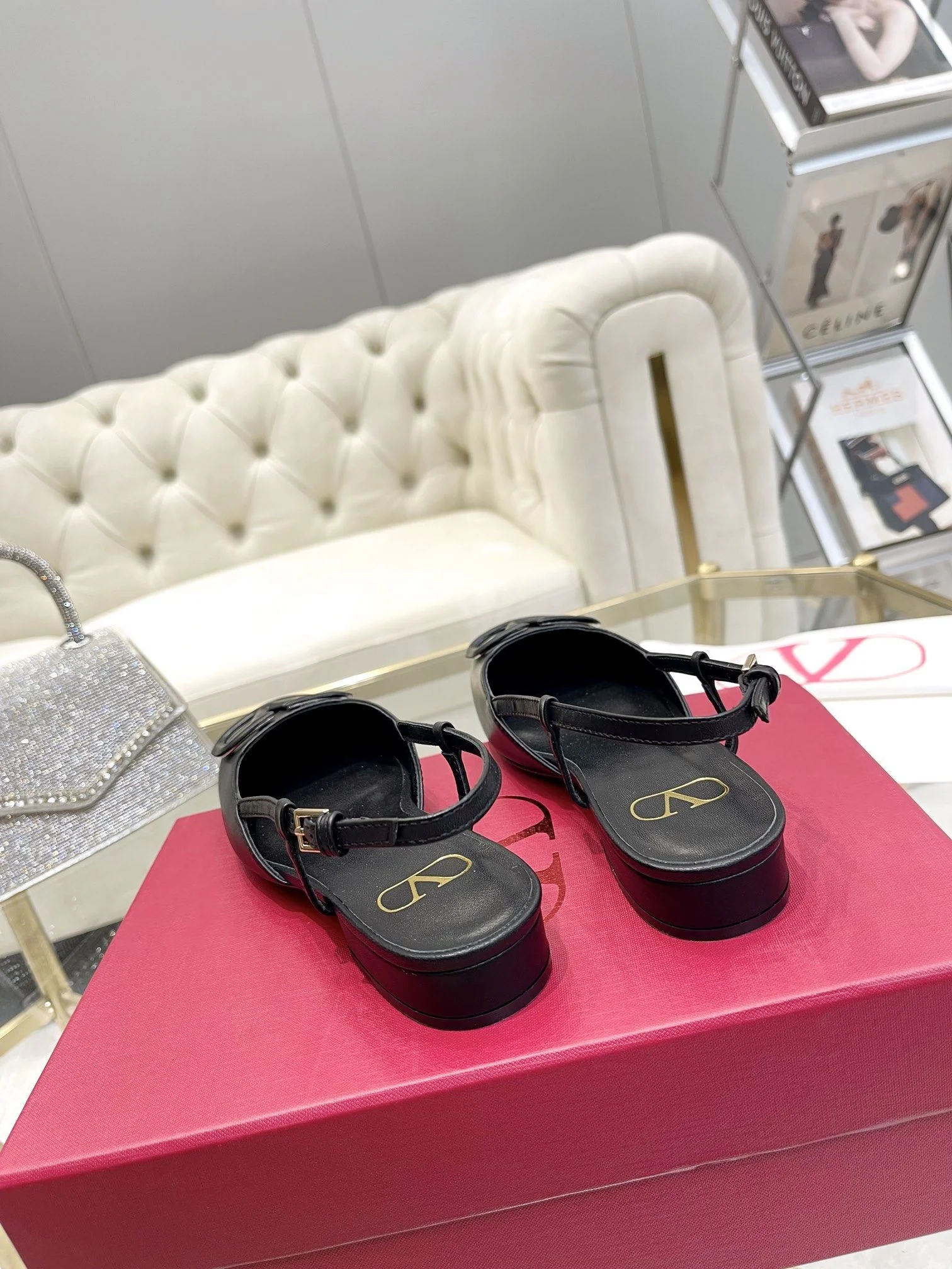 Casual Valentino Sandals 36029