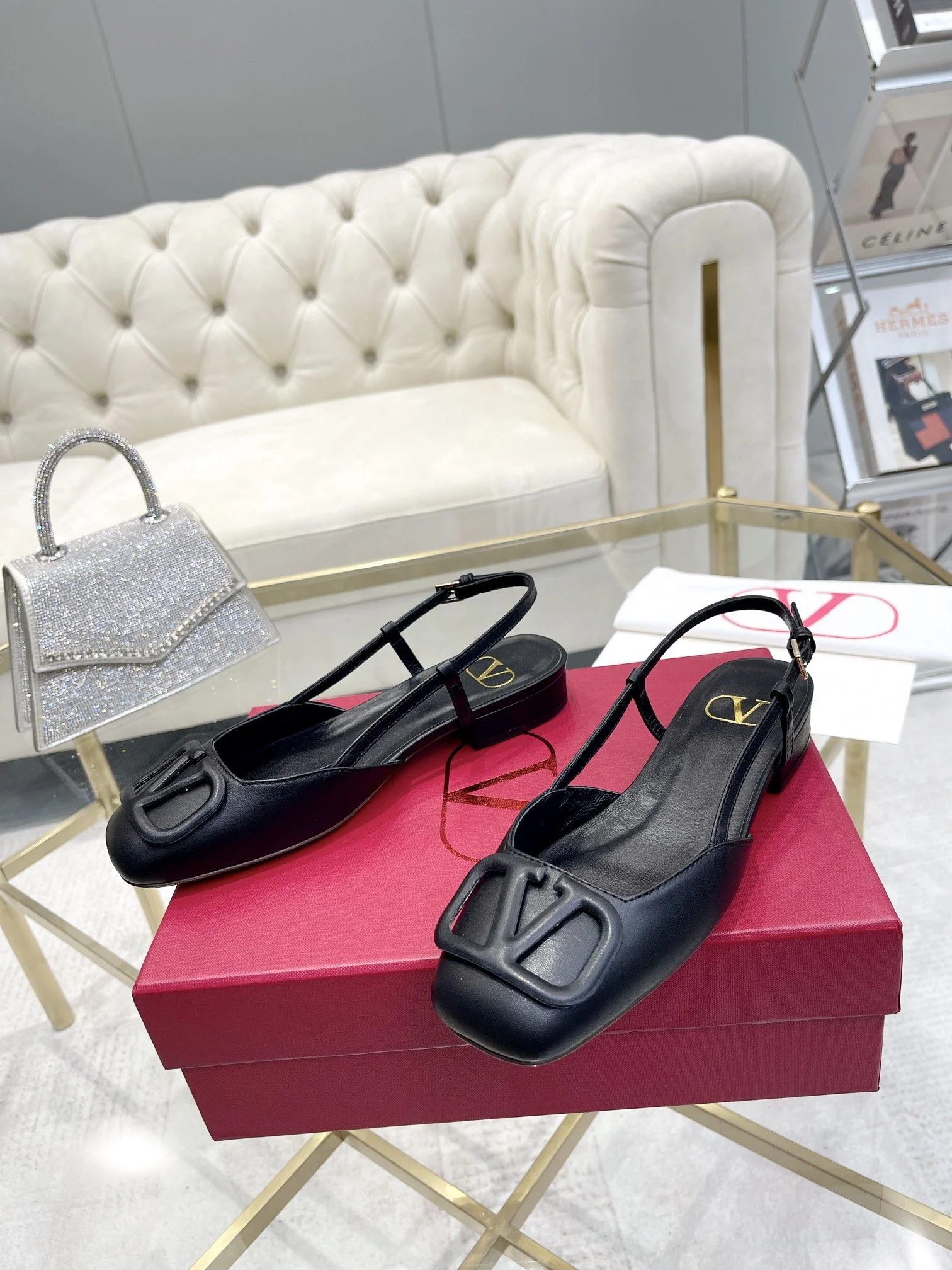 Casual Valentino Sandals 36029
