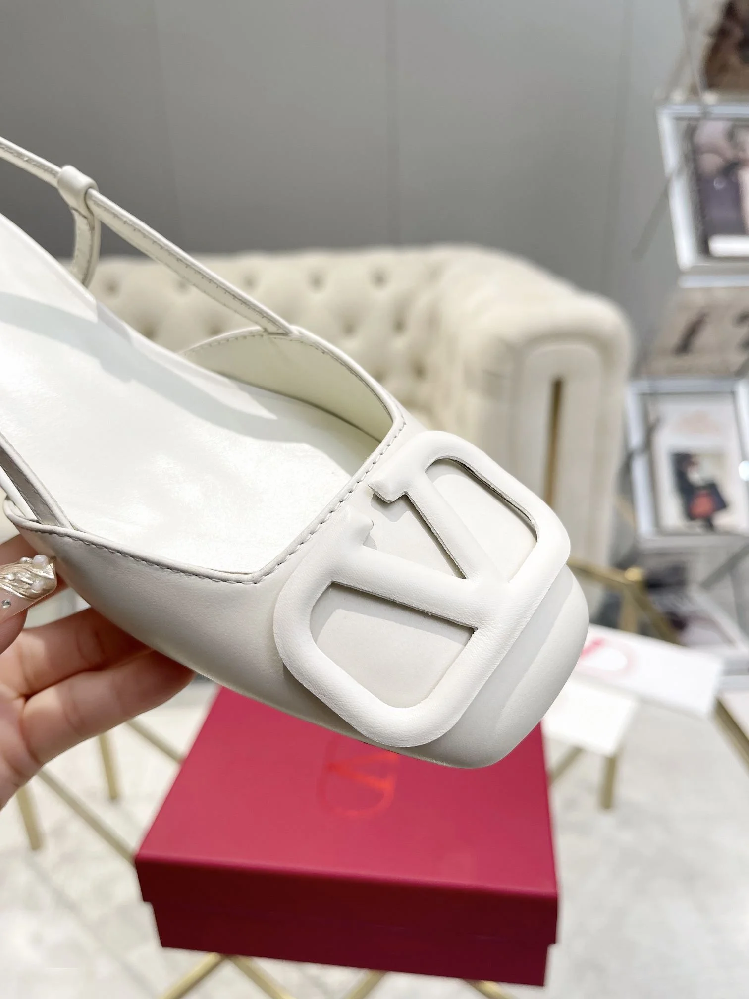 QuickDry Valentino Sandals 36046