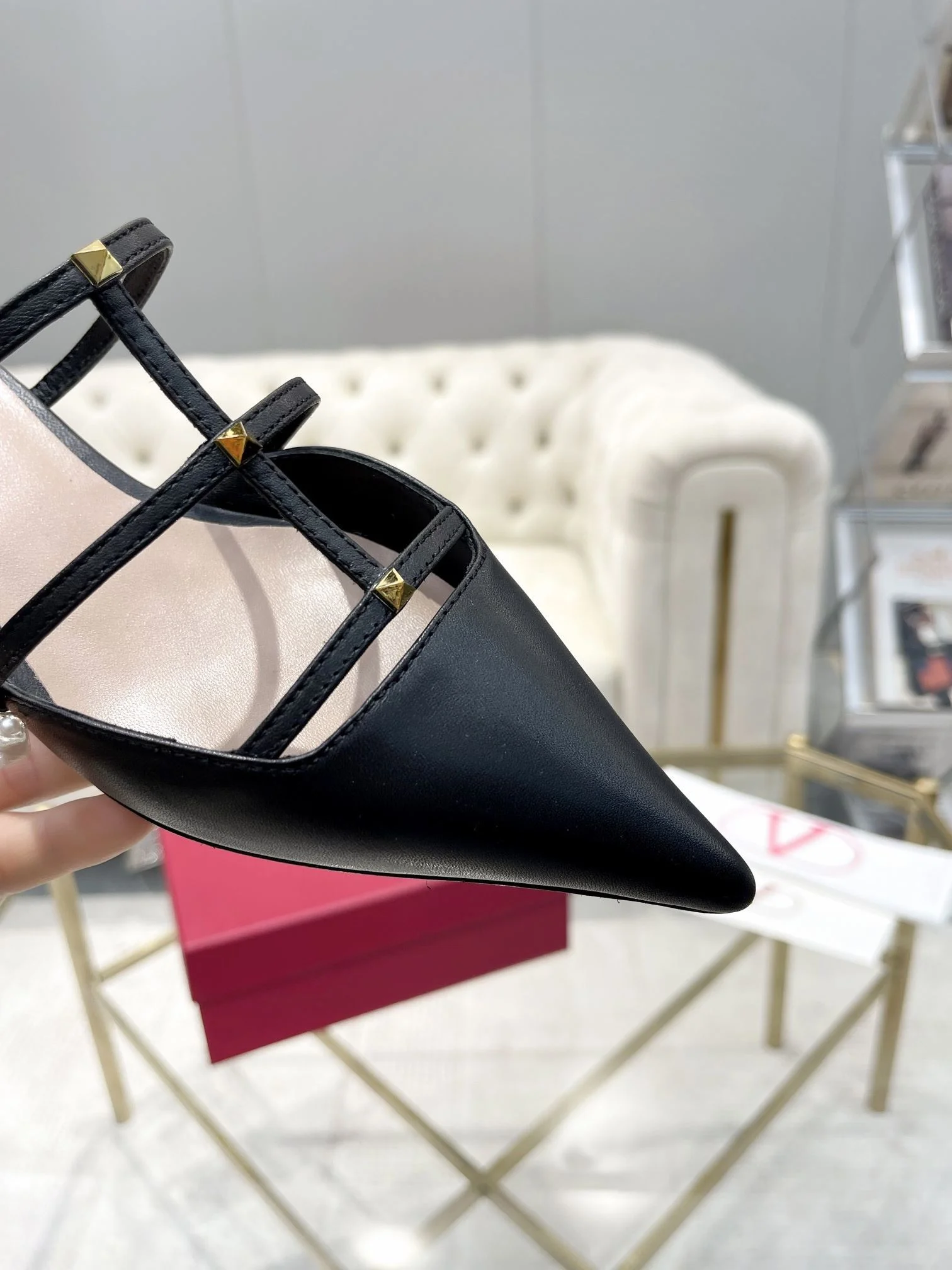 MoistureWicking Valentino Sandals 36045