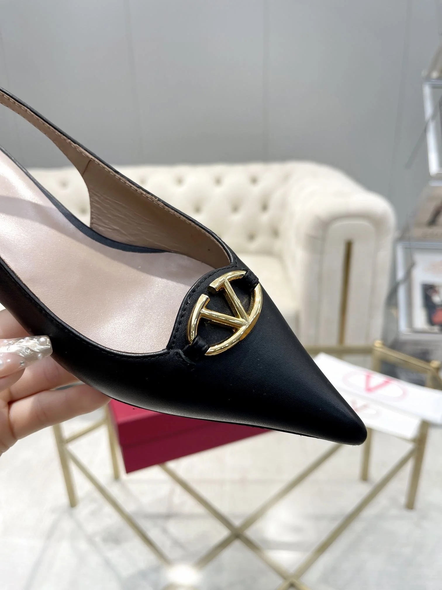 Valentino Sandals Breathable 36033