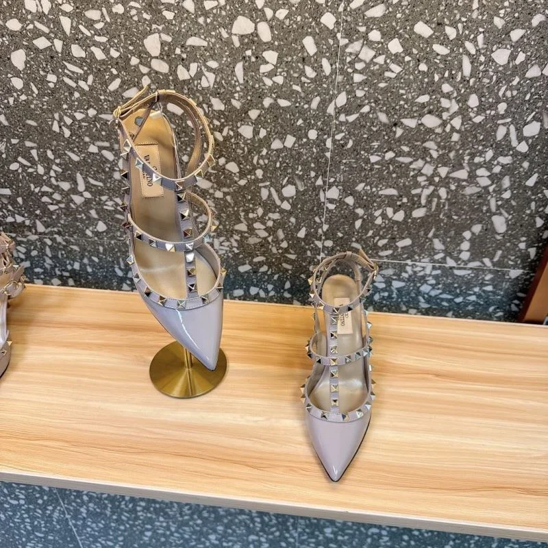 Snug Valentino Sandals 36031