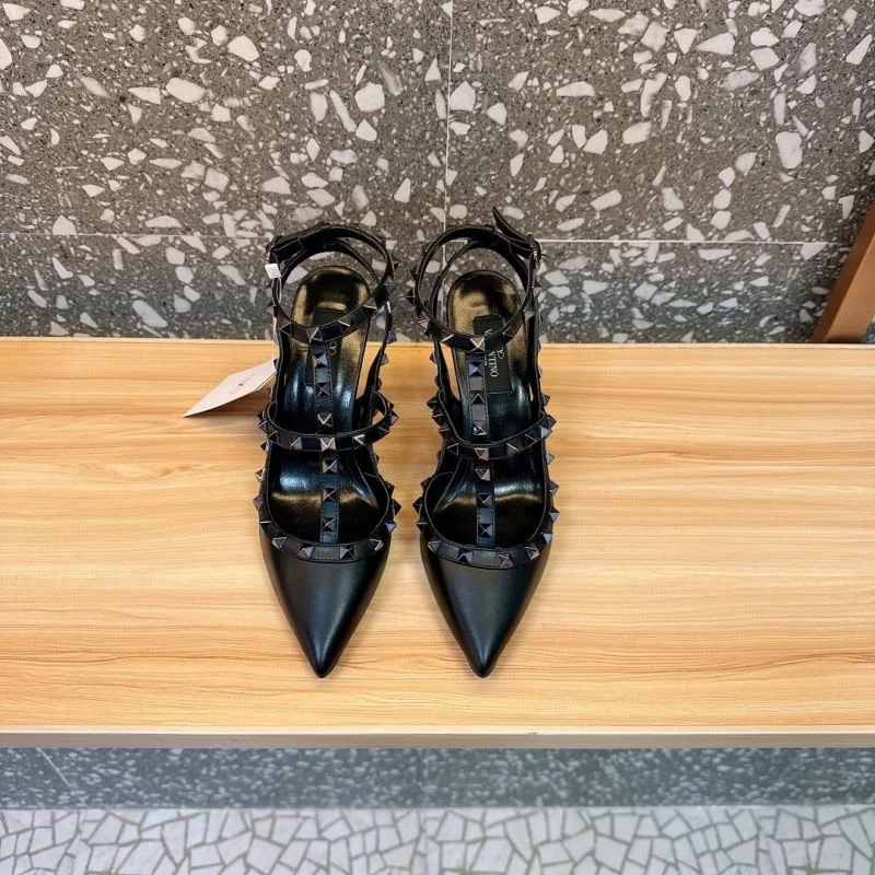 Classic Valentino Sandals 36026