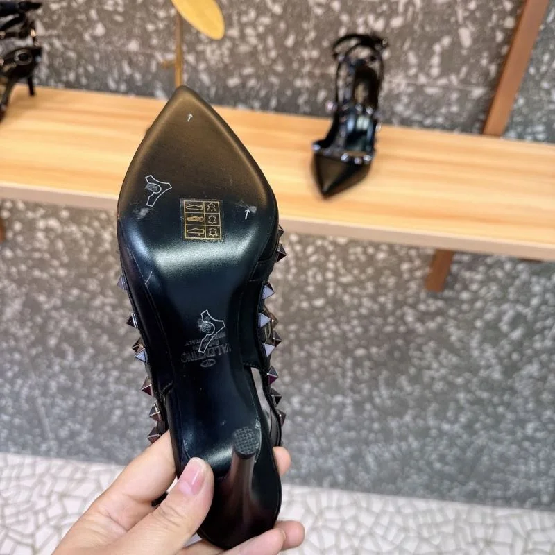 Classic Valentino Sandals 36026