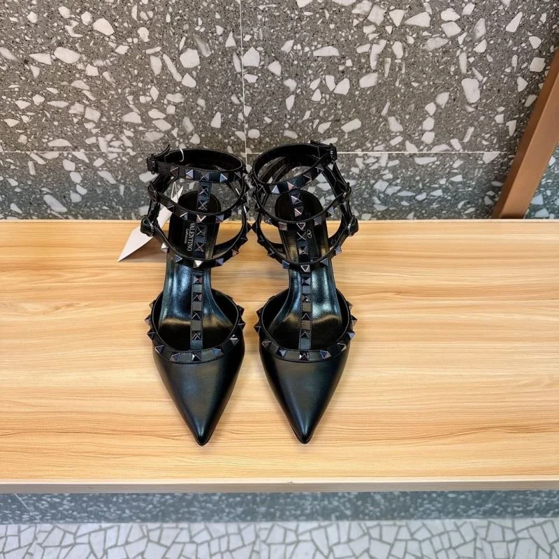 Valentino Sandals Sleek 36030