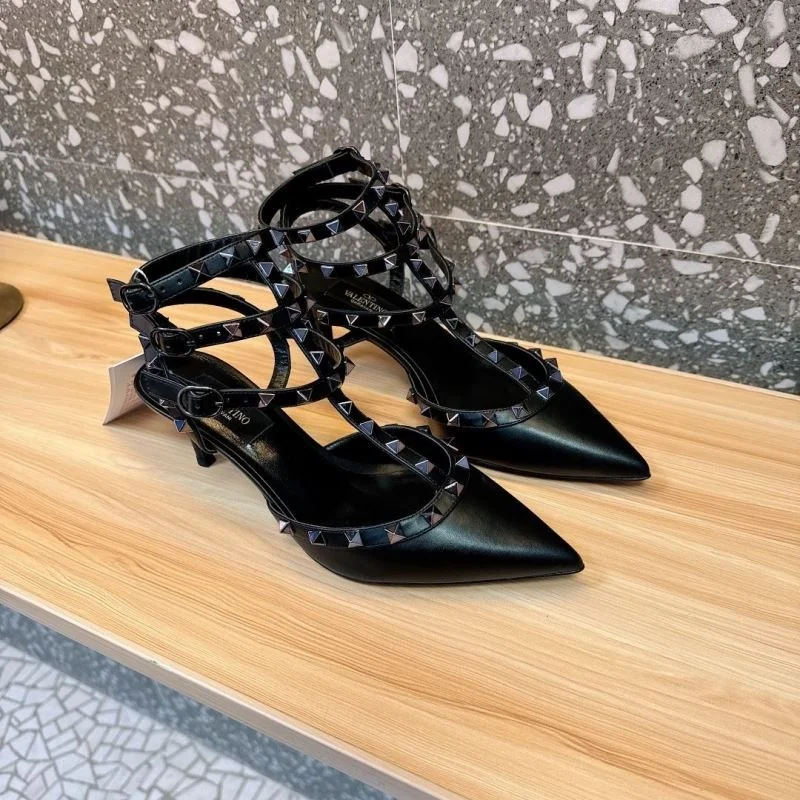 Valentino Sandals Sleek 36030
