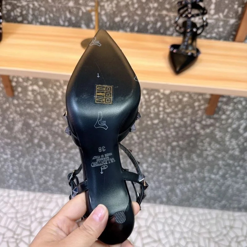 Valentino Sandals Sleek 36030