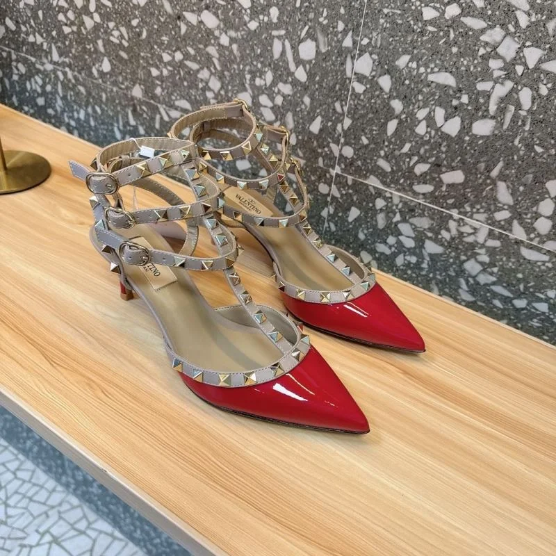 Sleek Valentino Sandals 36018