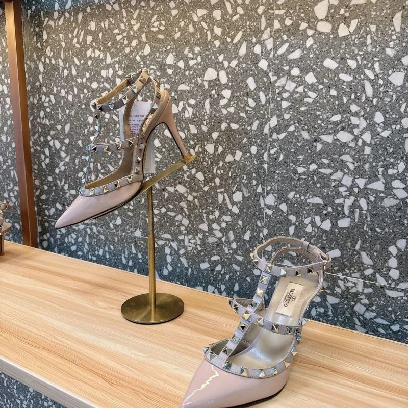 Valentino Sandals Modern 36017