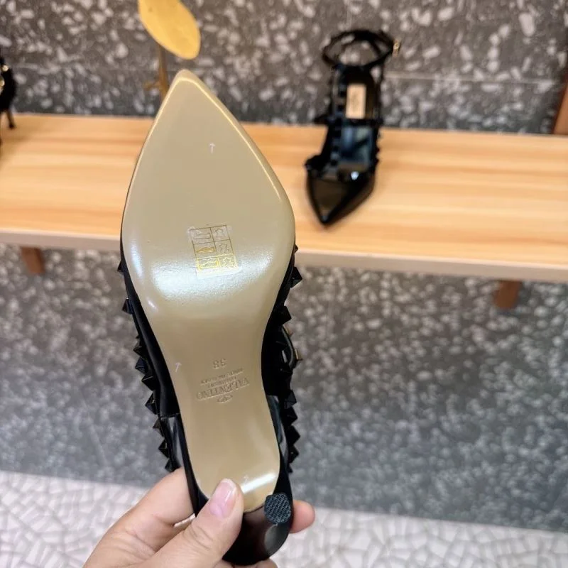 Comfortable Valentino Sandals 36010