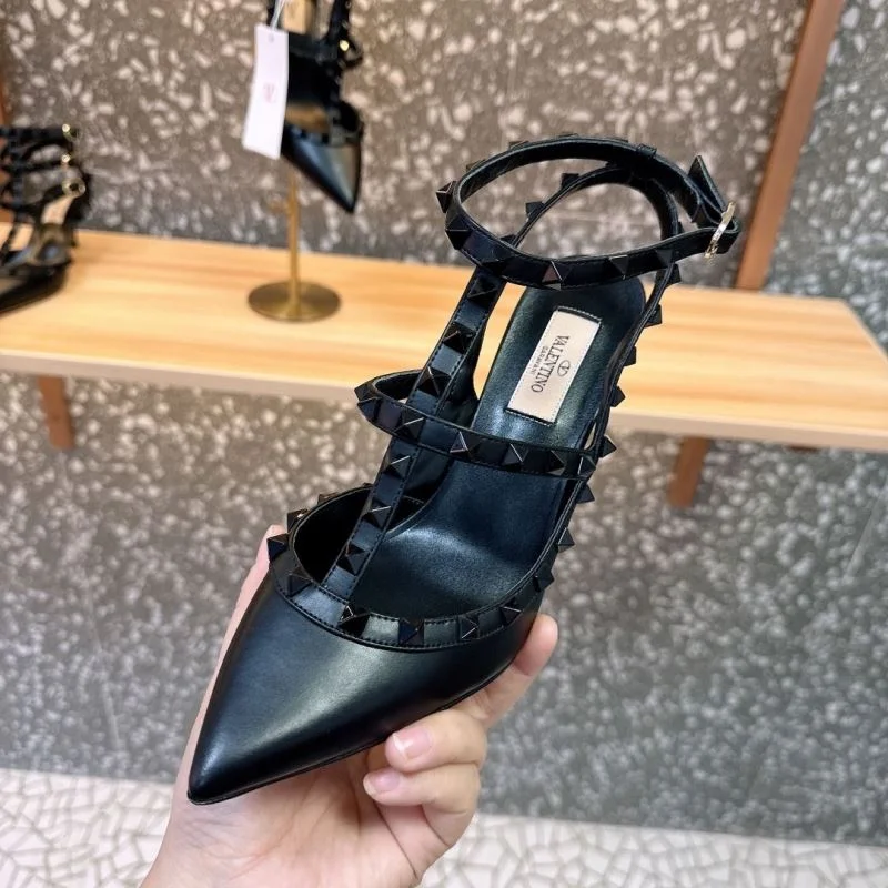 Comfortable Valentino Sandals 36010