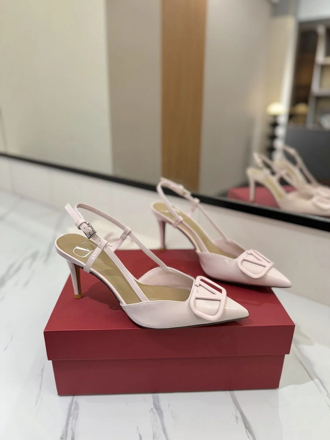 WrinkleFree Valentino Sandals 36011