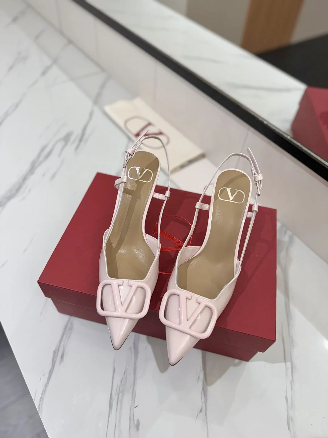 WrinkleFree Valentino Sandals 36011
