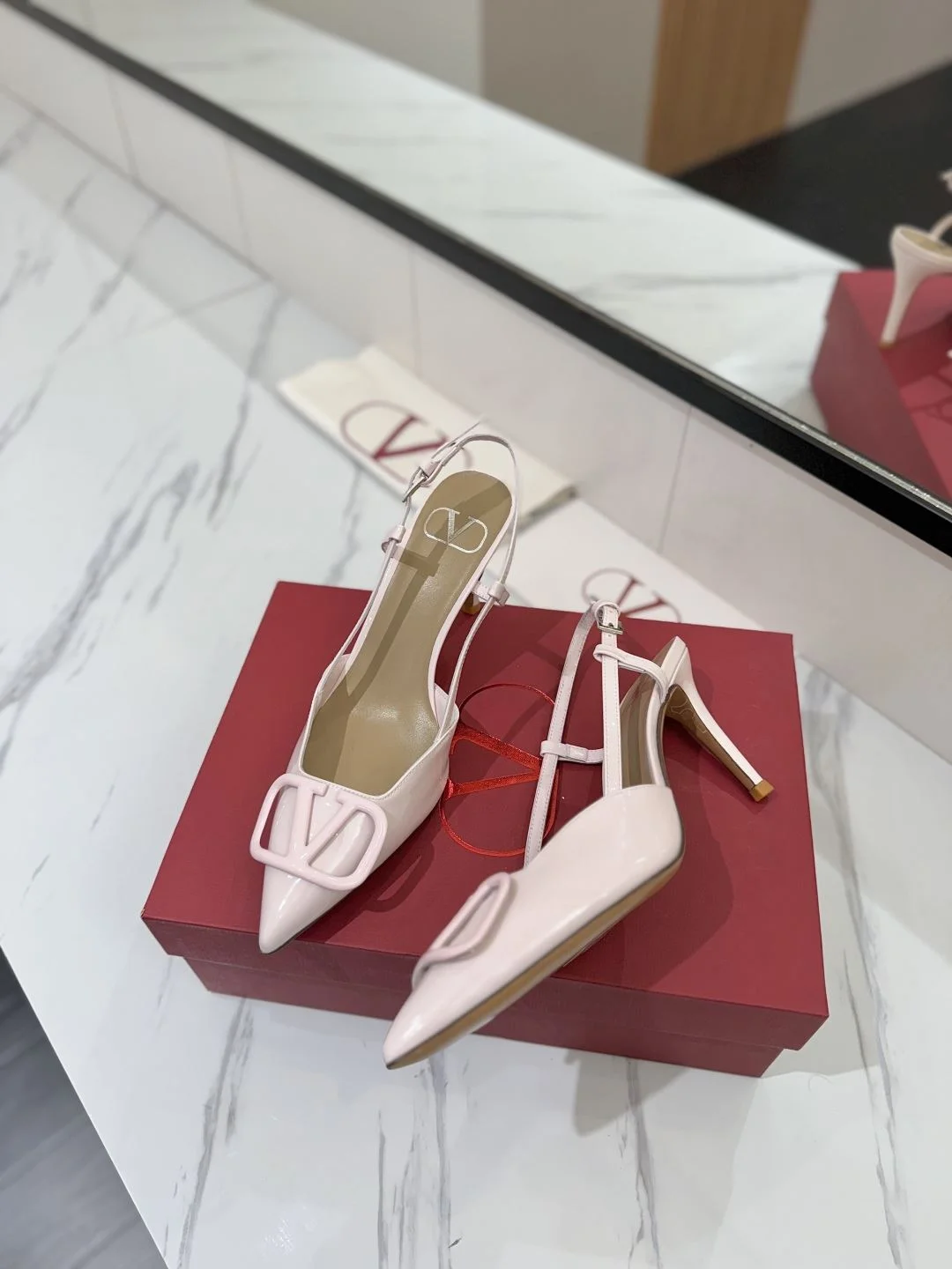 WrinkleFree Valentino Sandals 36011