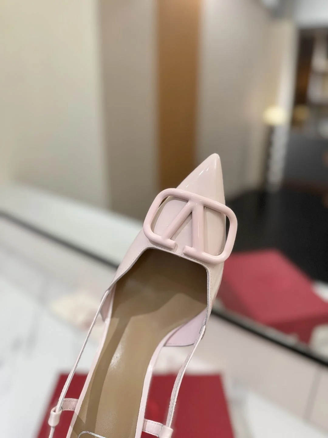 WrinkleFree Valentino Sandals 36011