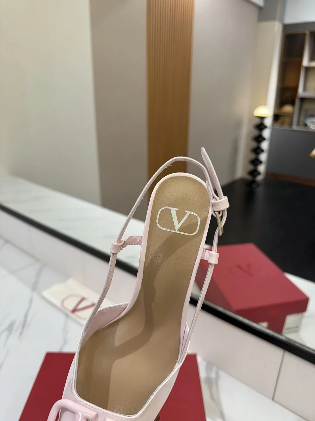 WrinkleFree Valentino Sandals 36011